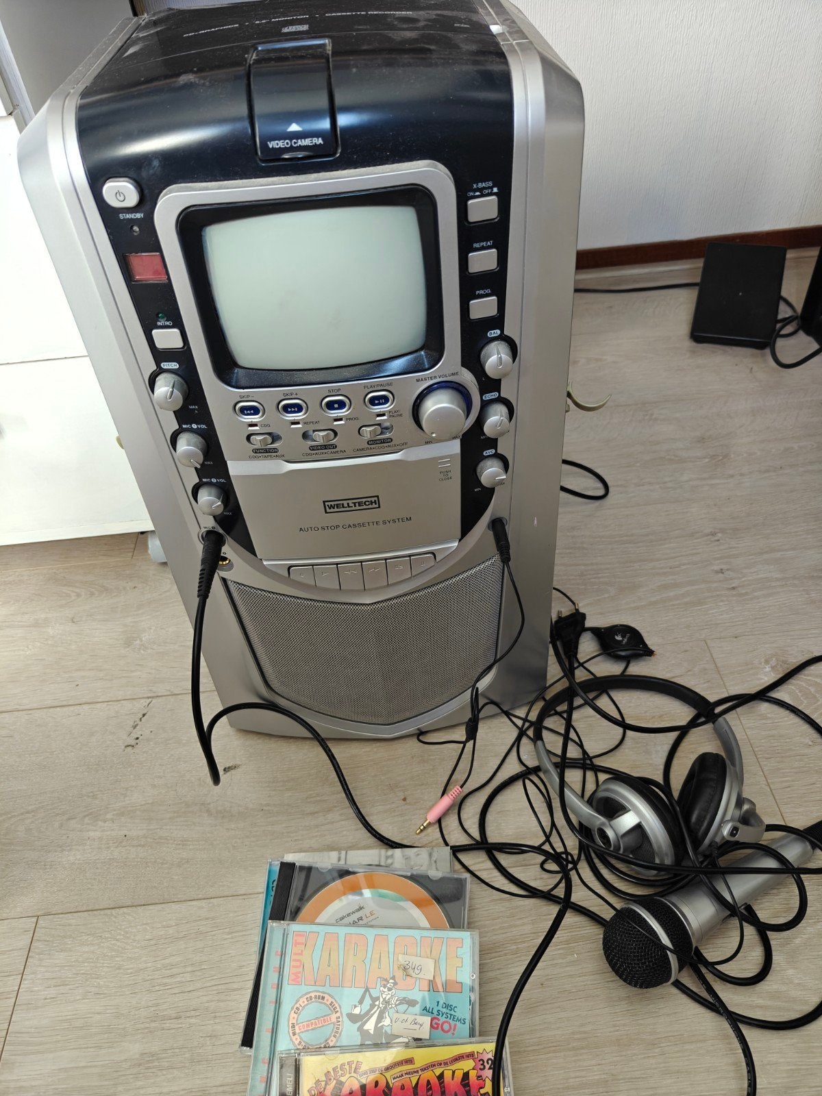 Welltech Karaoke Systeem met Monitor, Microfoon en Koptel, Ophalen, Gebruikt, Complete set