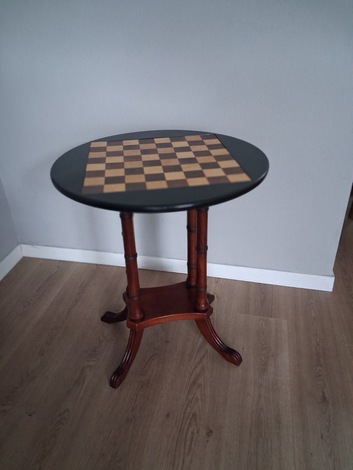 Schaaktafel op klassieke poot, Antiek en Kunst, Ophalen