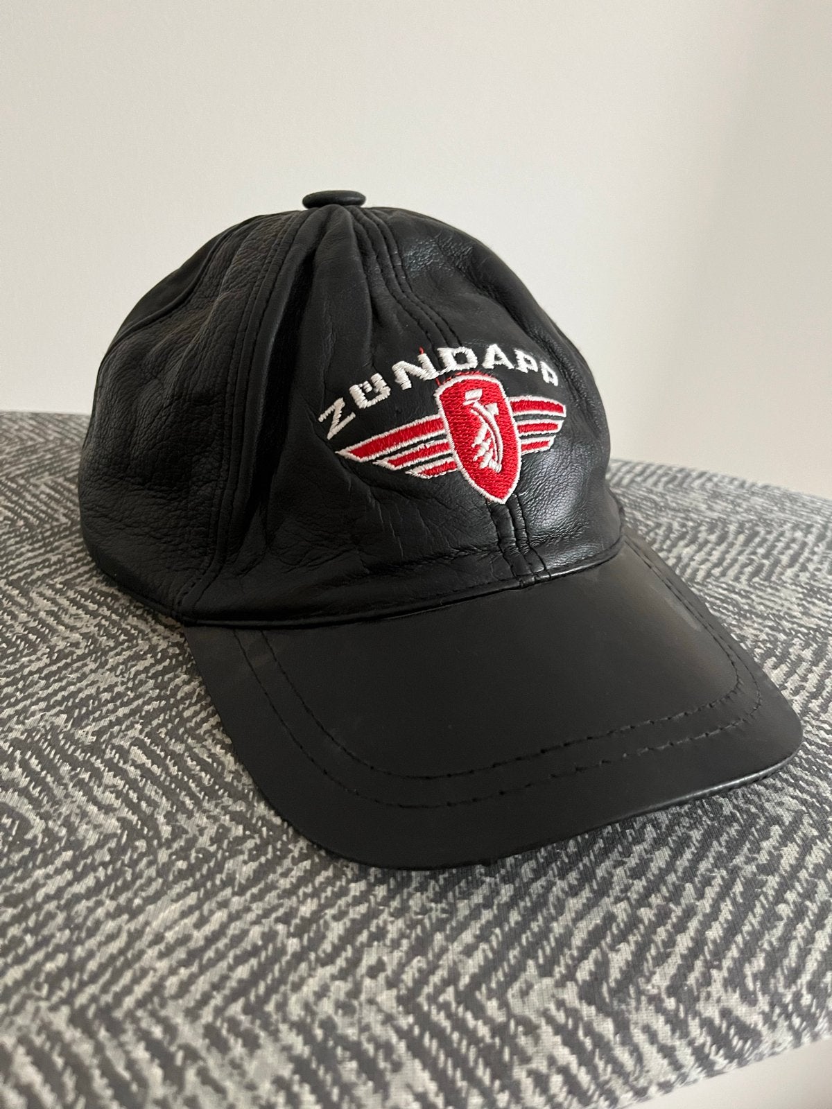 Zundapp Pet - Zwarte Leren Cap, Ophalen, Zo goed als nieuw, One size fits all, Pet