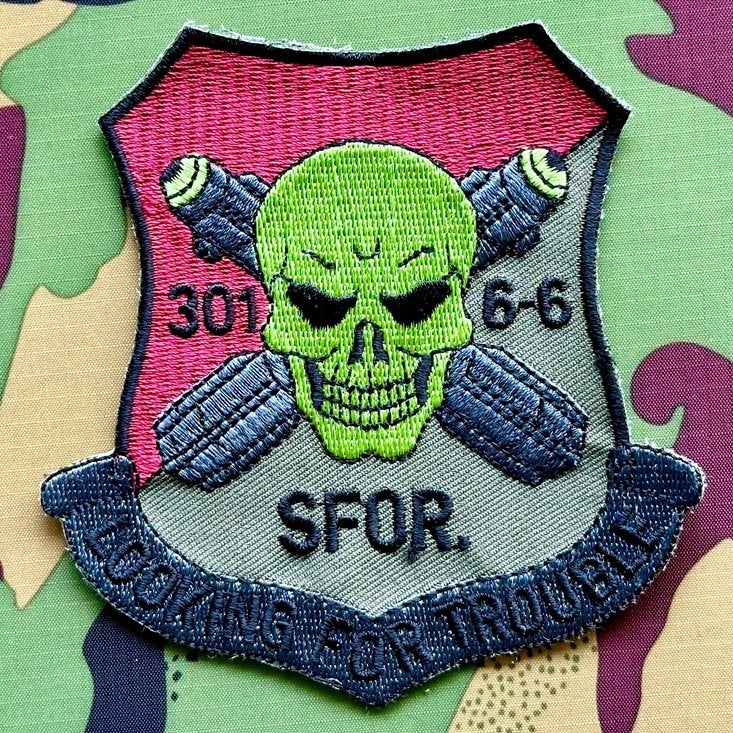 Patch RNLAF 301 SQN SFOR, Ophalen of Verzenden, Luchtmacht, Nederland, Embleem of Badge
