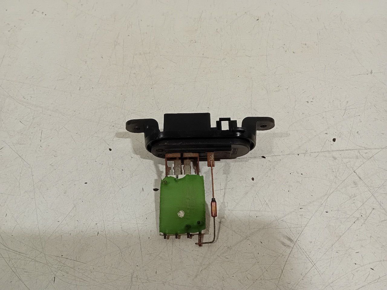 Kachelweerstand Renault Kangoo, Onderdelen@venauto.nl, Van der Ven Autorecycling B.V., Gebruikt, Ettenseweg 76, 4706 PB Roosendaal, The Netherlands