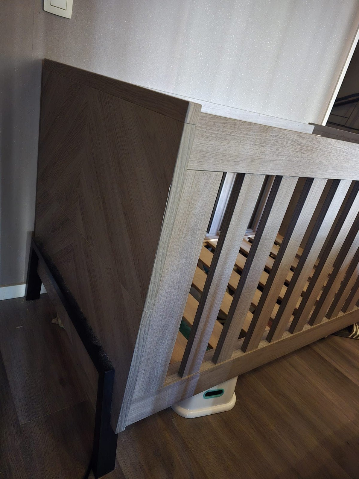 Stijlvol houten ledikant voor baby/peuter, Ophalen, Gebruikt, Ledikant