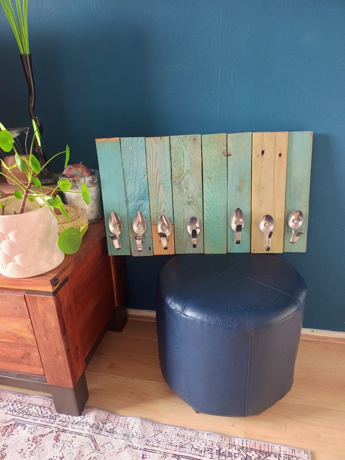 Unieke rustieke houten kapstok met metalen lepelhaken – cabi, Ophalen of Verzenden