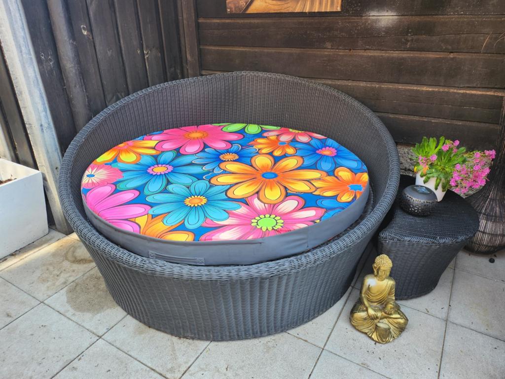 Wicker Loungeset met bijzettafel en kussen met 2 printen, Tuin en Terras, Tuinsets en Loungesets, Gebruikt, Bank, Loungeset, Wicker