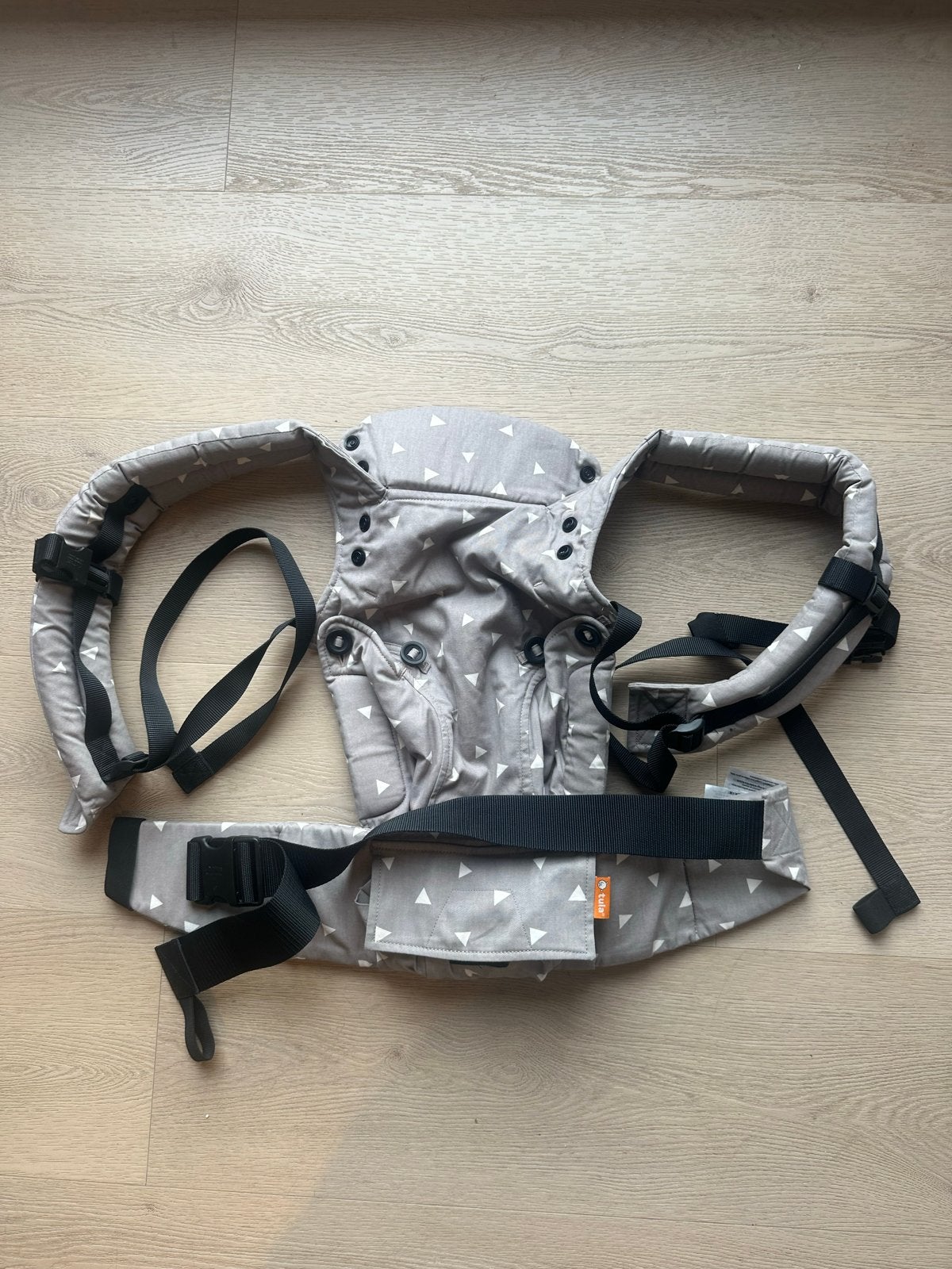 Tula Free-to-Grow draagzak met geometrisch patroon, Buik of Rug, Zo goed als nieuw, Draagzak, Ophalen