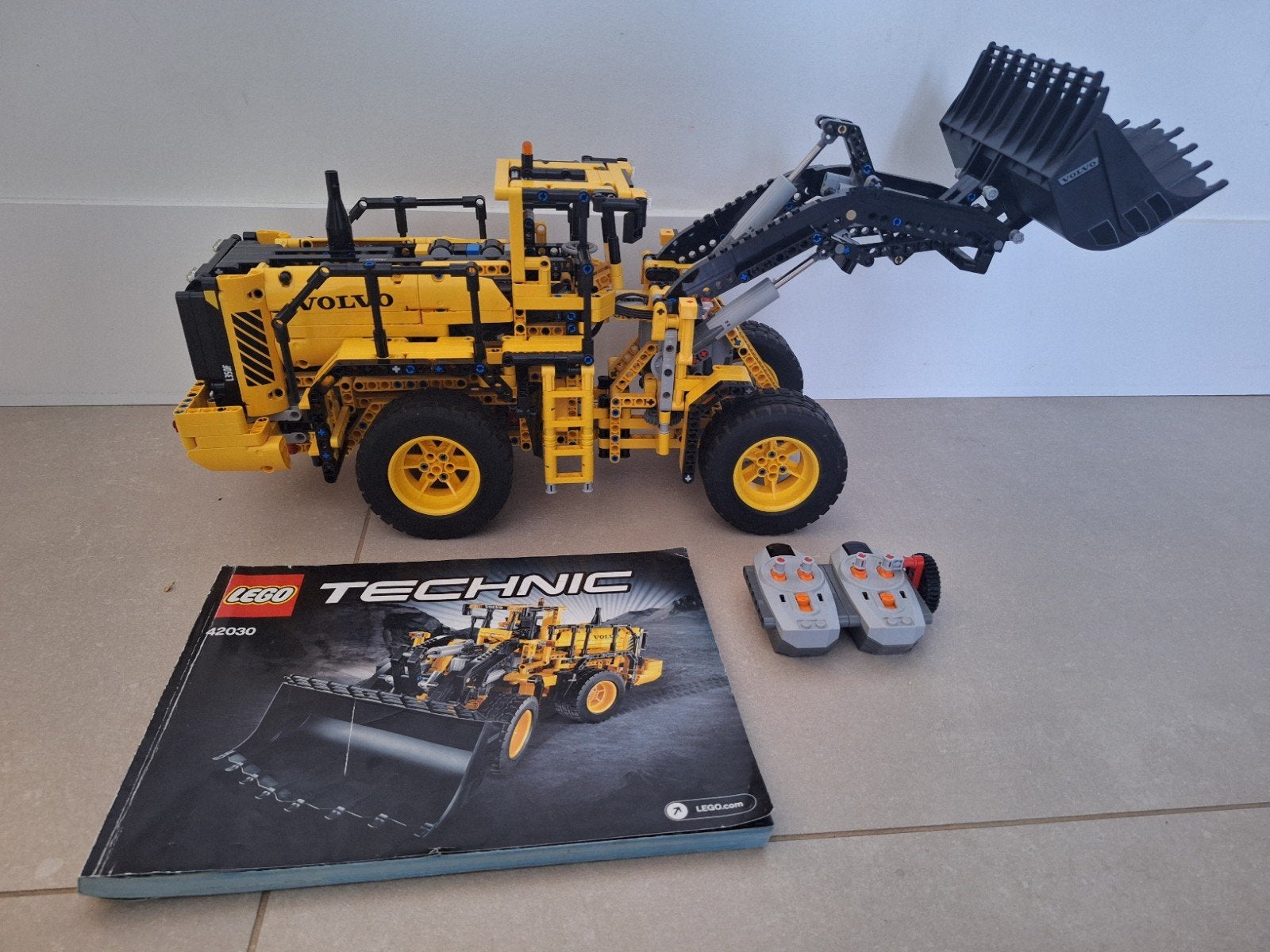 Technic lego shovel 42030 / wiellader Compleet&werkend!

Lic, Kinderen en Baby's, Speelgoed | Duplo en Lego, Ophalen of Verzenden