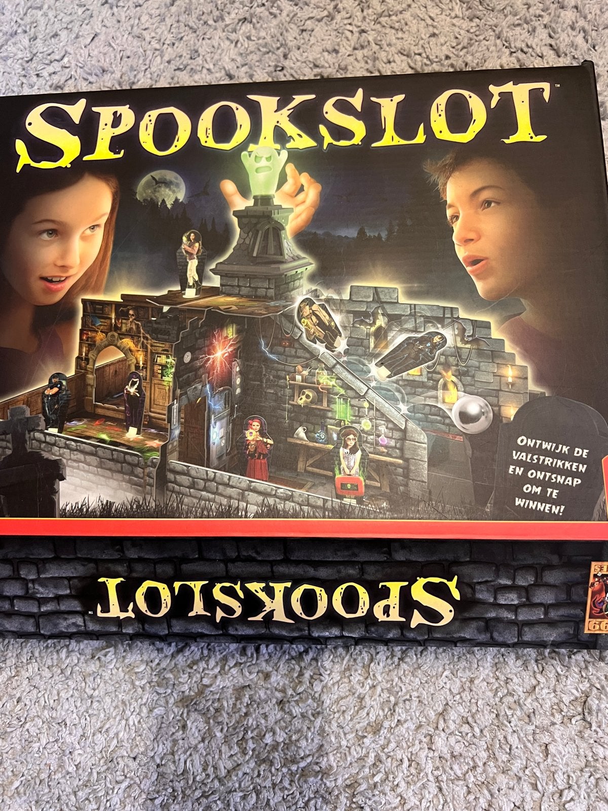 Spookslot Bordspel - Ontwijk de valstrikken!, Drie of vier spelers, Ophalen of Verzenden, Zo goed als nieuw
