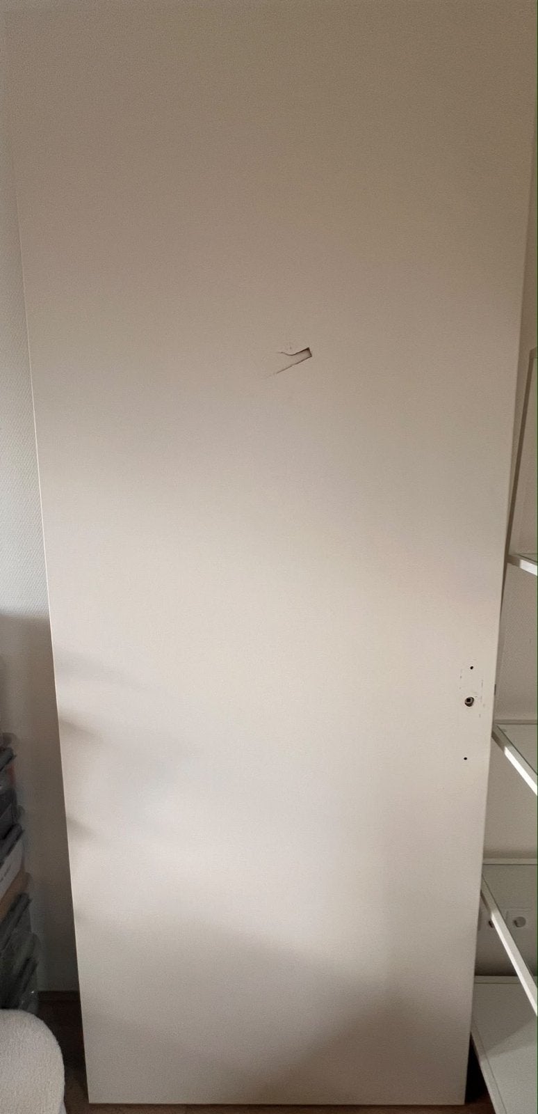 Witte opdekdeur linksdraaiend met beschadiging, Ophalen, Gebruikt, 80 tot 100 cm, 215 cm of meer