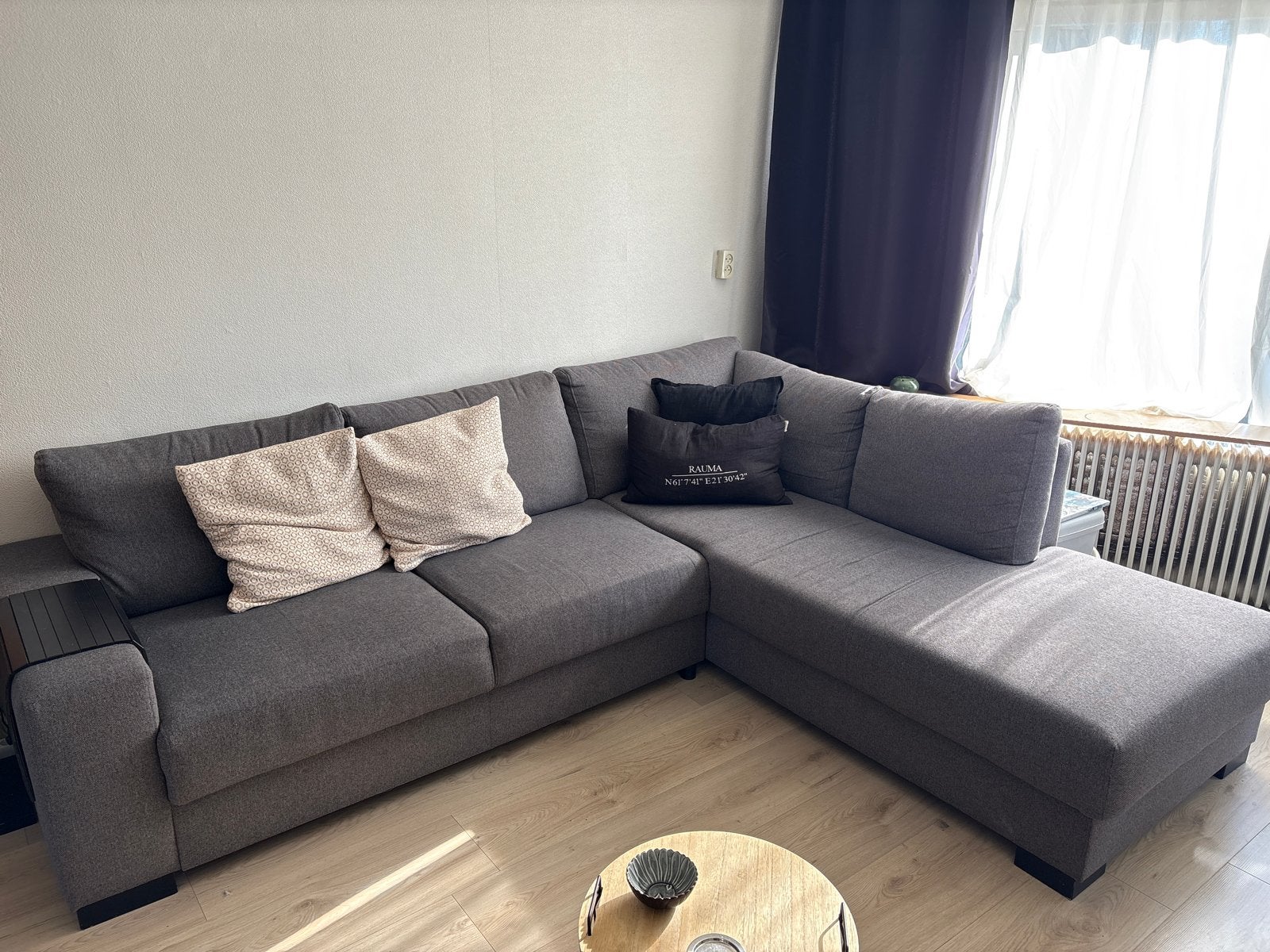 Moderne grijze hoekbank met chaise longue, Ophalen, 250 tot 300 cm, Hoekbank, Zo goed als nieuw