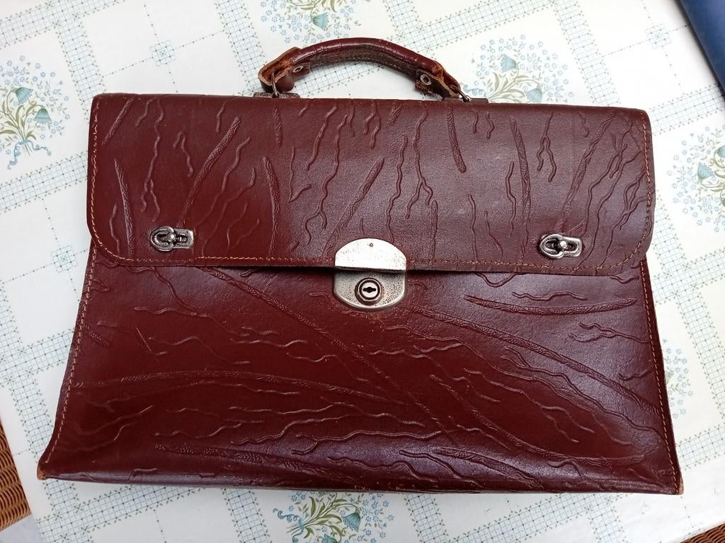 Oude aktetas, Sieraden, Tassen en Uiterlijk, Tassen | Schooltassen, Bruin, Aktetas of Boekentas, Ophalen of Verzenden, 30 tot 40 cm