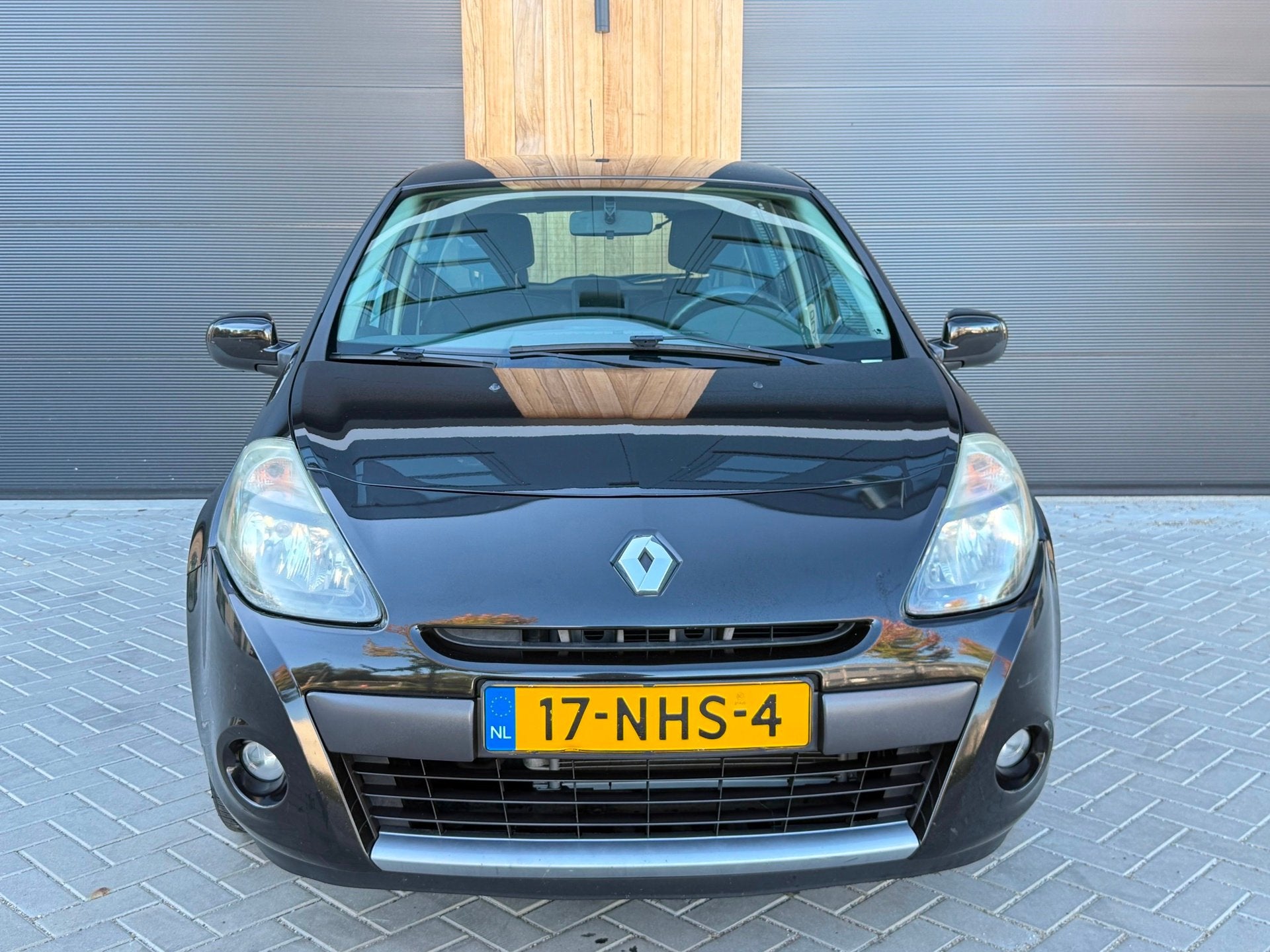 Renault Clio 1.2 Collection 5-DEURS (bj 2010) Nieuwe distrib, Auto's, Voorwielaandrijving, Gebruikt, 4 cilinders, Origineel Nederlands