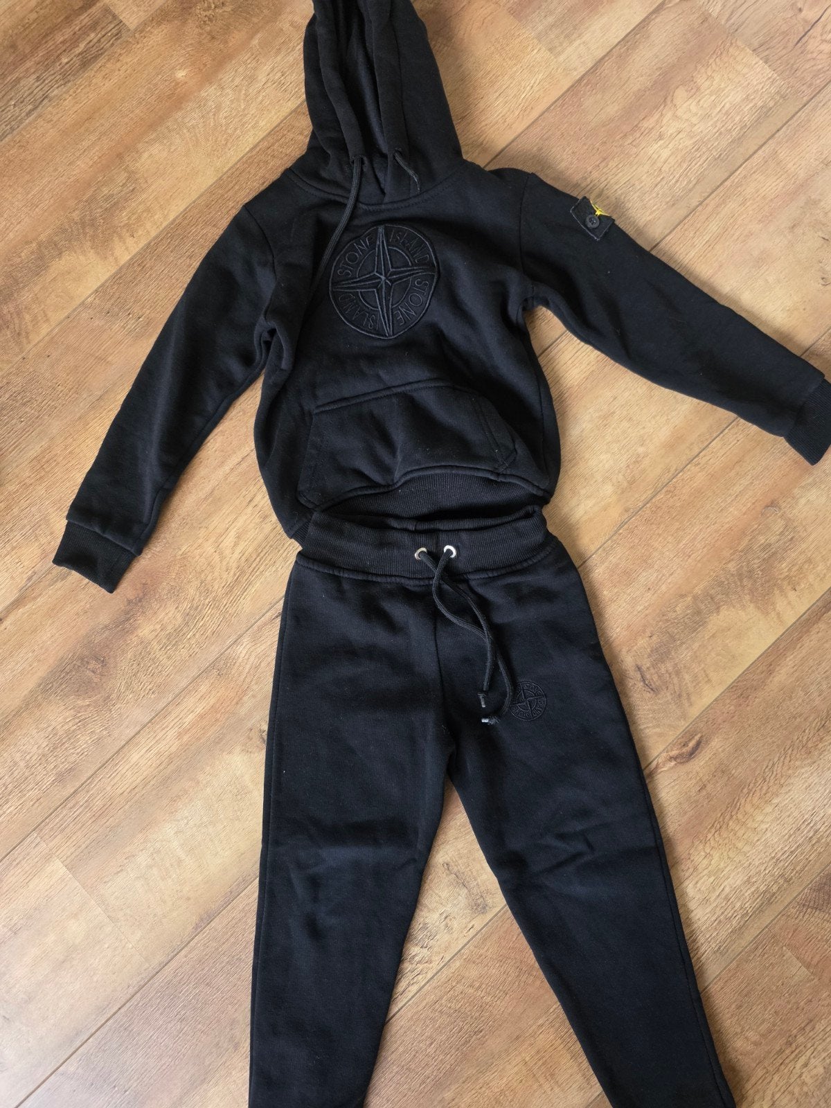 Stone Island Trainingspak Zwart - Maat 110/116, Kinderen en Baby's, Ophalen of Verzenden, Zo goed als nieuw, Stone Island, Jongen