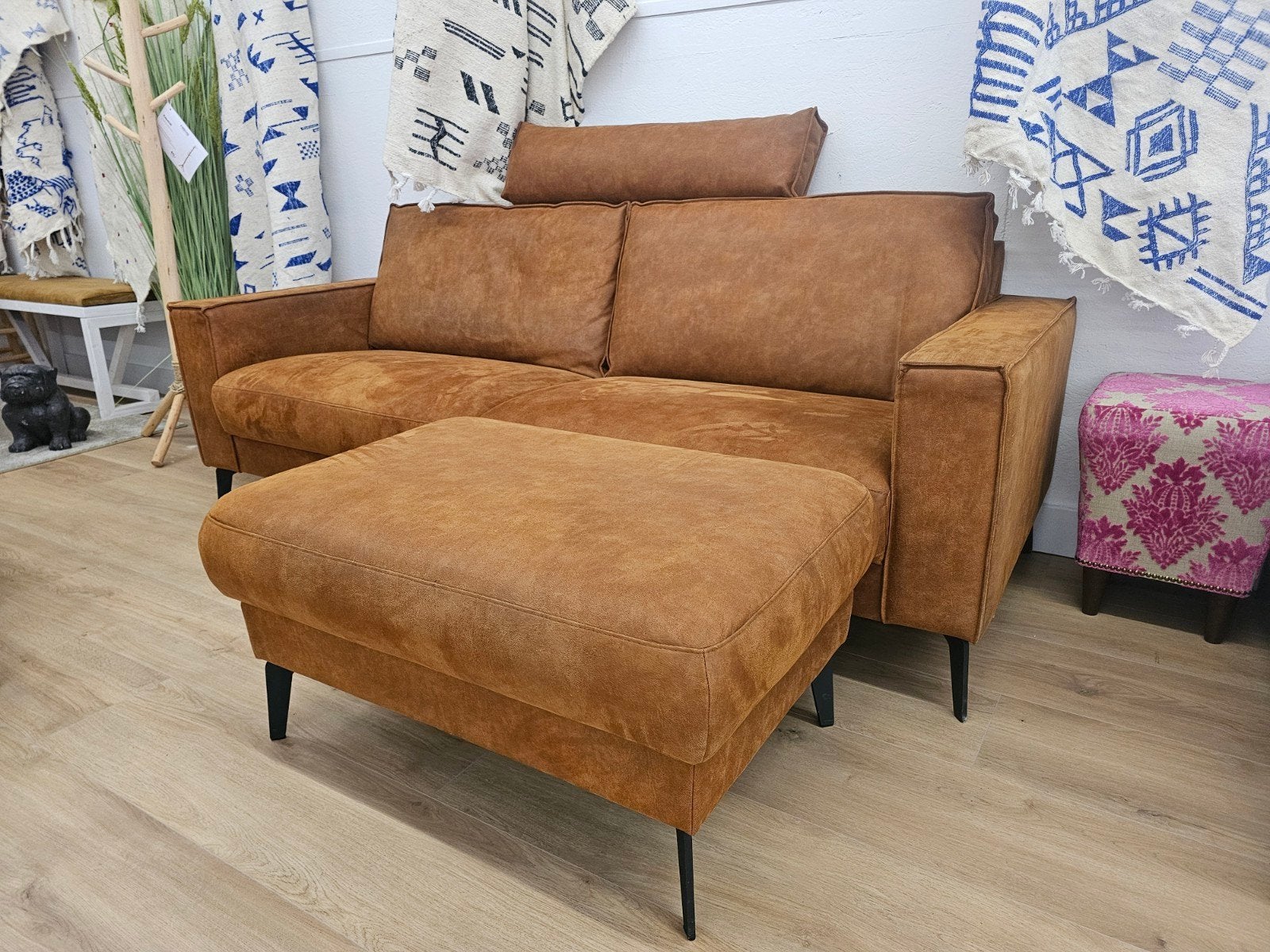 Z.G.A.N Microvezel tweezits bank met hocker, Ophalen, 75 tot 100 cm, Home Friesland, Zo goed als nieuw