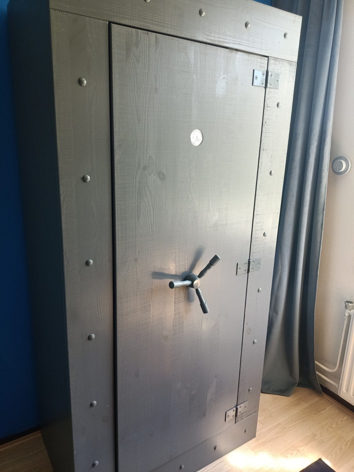 Donald Duck Kluis Kast - Uniek en Ruim, Disney, Industrieel, Speels, 150 tot 200 cm, 25 tot 50 cm, Overige houtsoorten