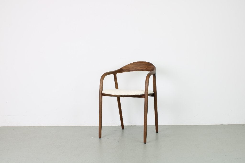 Artisan Neva stoelen, Europees walnoot, stof: Ivoor/wit, Huis en Inrichting, Ophalen, Hout, Wit, Nieuw