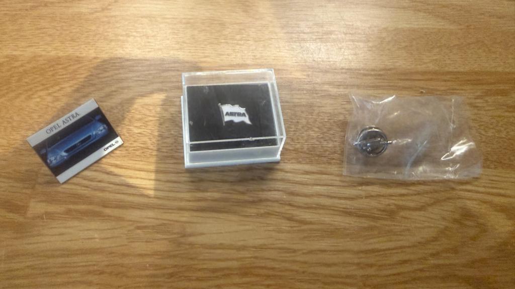 3 x Opel broche voor op shirt of jas., Ophalen of Verzenden, Nieuw, Auto's