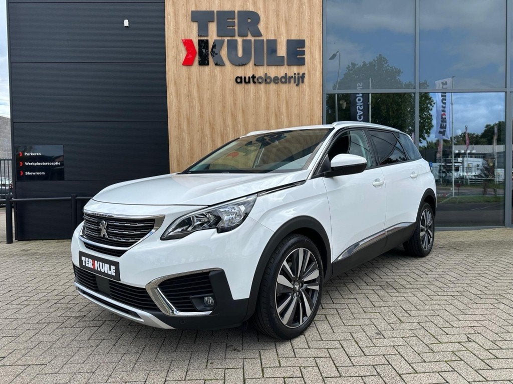 Peugeot 5008 1.2 Puretech Allure / Carplay / 7 pers., Voorwielaandrijving, Gebruikt, 1199 cc, 7 stoelen