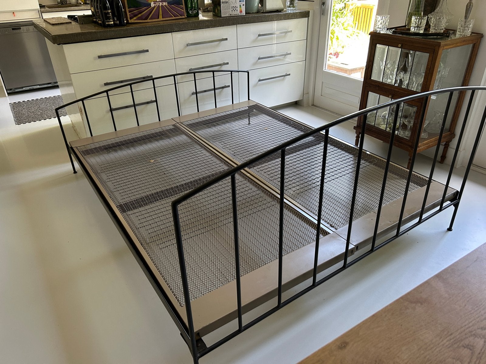 Gietijzer tweepersoonsbed met spiraalbodem, Huis en Inrichting, Ophalen, Gebruikt, Zwart, Tweepersoons