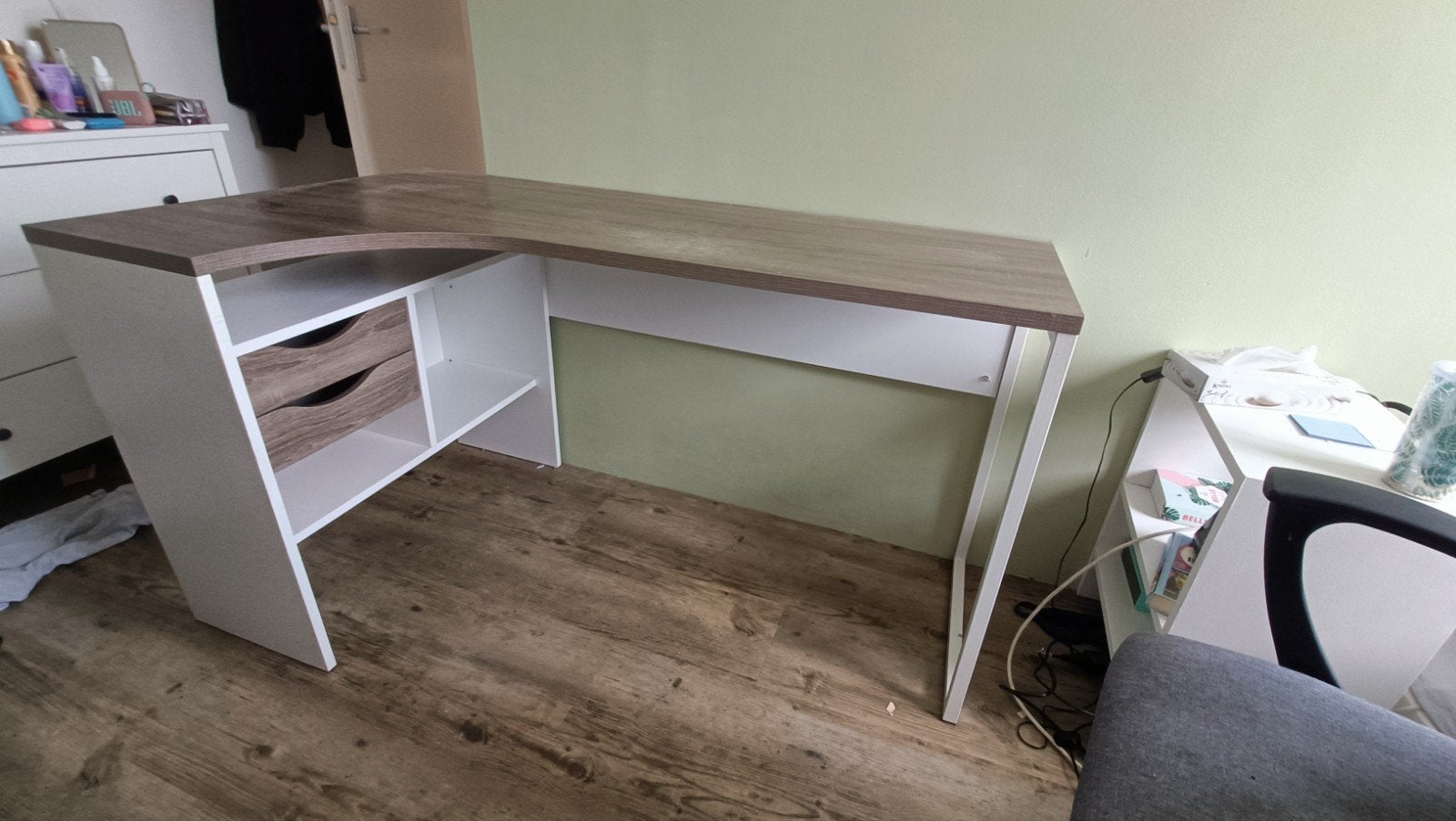 Hoekbureau met stoel., Ophalen, Met lades, Gebruikt, Spaanplaat of MDF