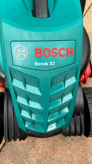 Bosch elektrische grasmaaier 32 cm diameter, Tuin en Terras, Grasmaaiers, Ophalen, Cirkelmaaier, Gebruikt, Elektrische grasmaaier