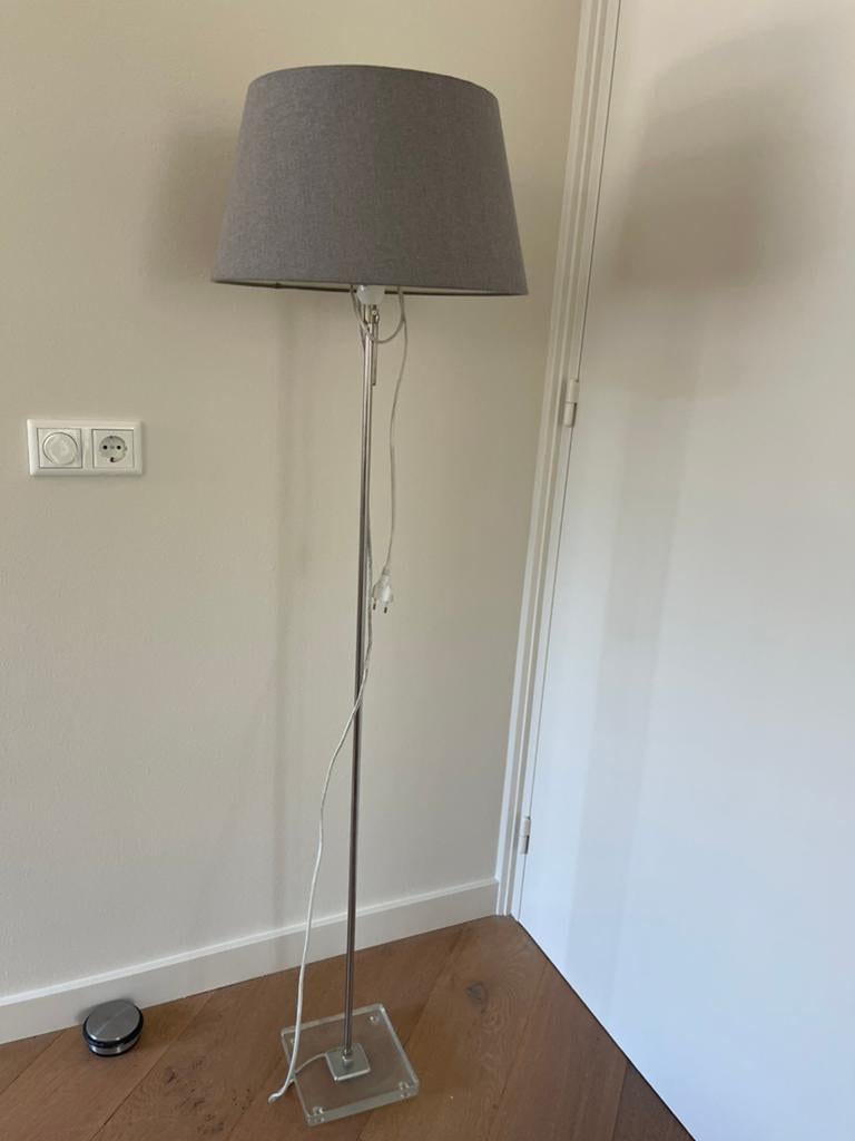 Staande lamp, Huis en Inrichting, Lampen | Vloerlampen, Ophalen, 100 tot 150 cm, Zo goed als nieuw, Glas