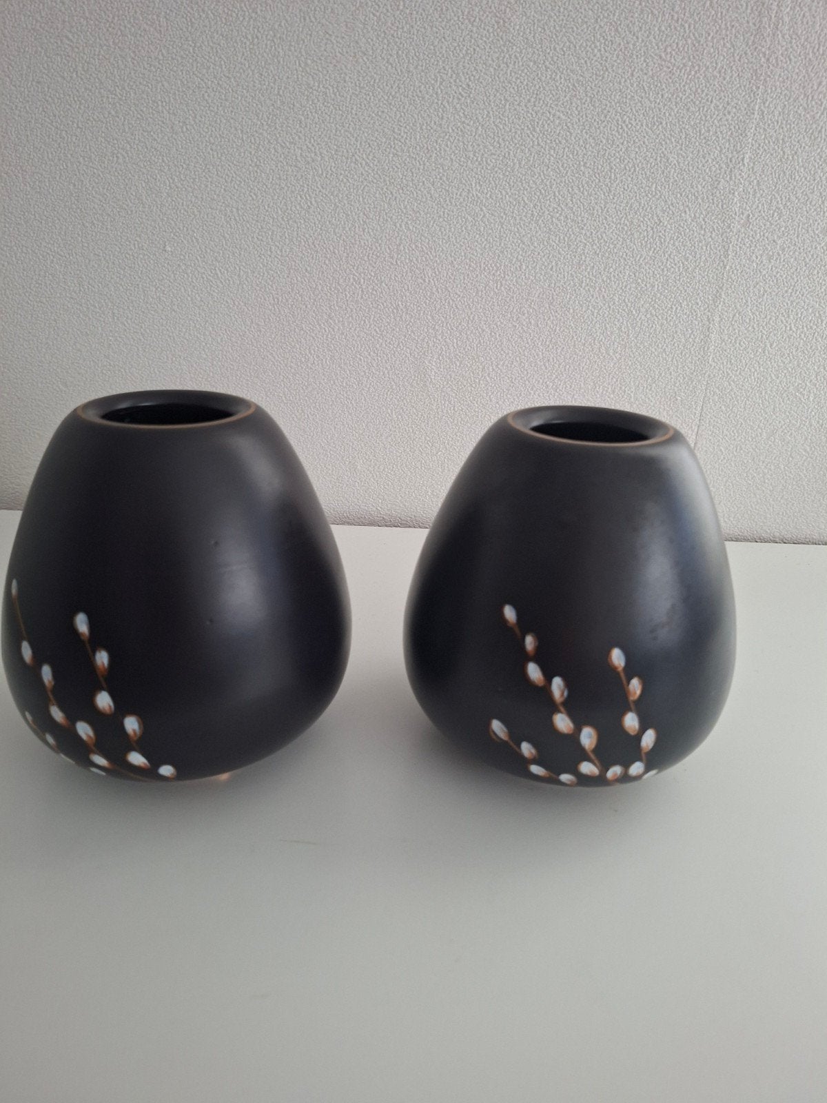 Set van 2 Flora Plateel Gouda 'Lente' vazen, handgeschilderd, Antiek en Kunst, Ophalen of Verzenden