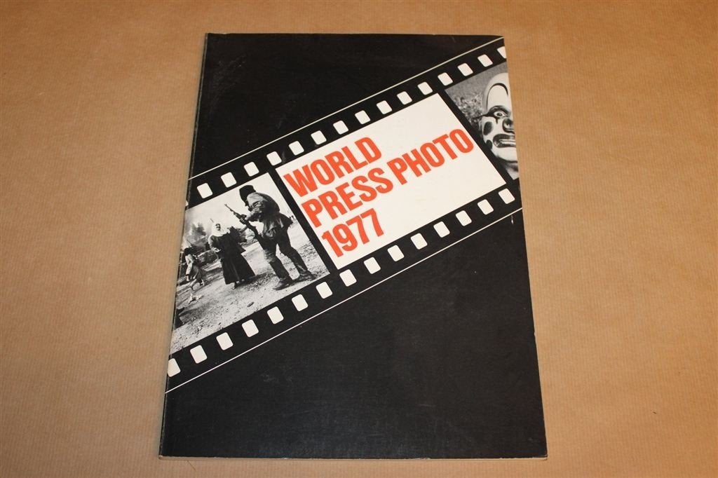 World Press Photo 1977 — Wereldnieuws in Winnende Fotos, Ophalen of Verzenden, Gelezen, Fotografen