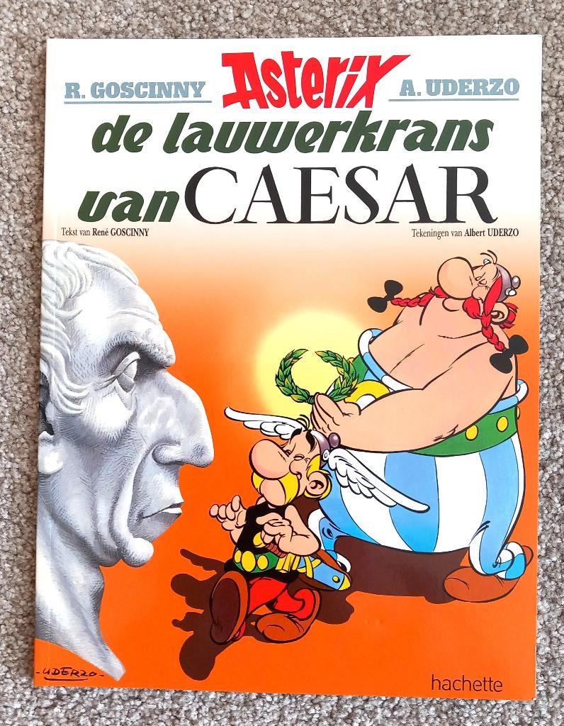 Twee stripboeken van Asterix, Ophalen of Verzenden, Zo goed als nieuw, Goscinny & Uderzo, Meerdere stripboeken