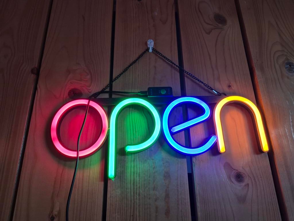 Neon 'Open' Bord - Kleurrijk LED Reclamebord, Ophalen of Verzenden, Zo goed als nieuw, Modern, Reclame, Decoratief