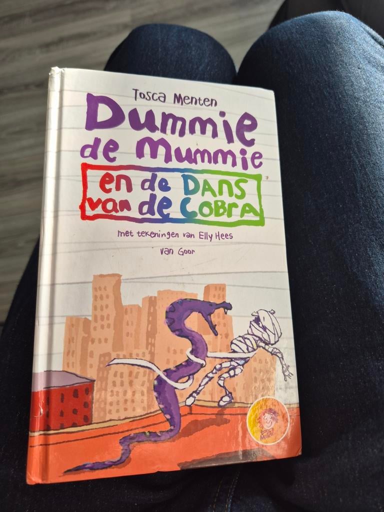 Dummie de Mummie en de Dans van de Cobra - Tosca Menten, Ophalen of Verzenden, Gelezen, Tosca Menten, Fictie algemeen