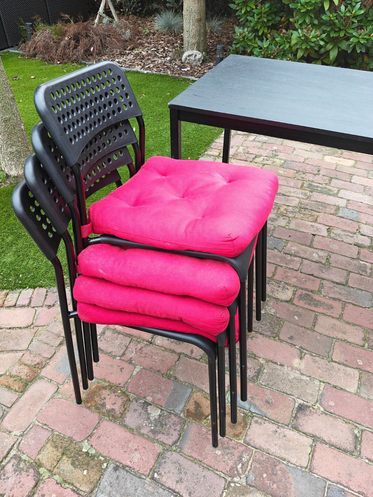 Tafel (110x67 cm) met 4 stoelen en kussens, Ophalen, Gebruikt, 100 tot 150 cm, 50 tot 100 cm