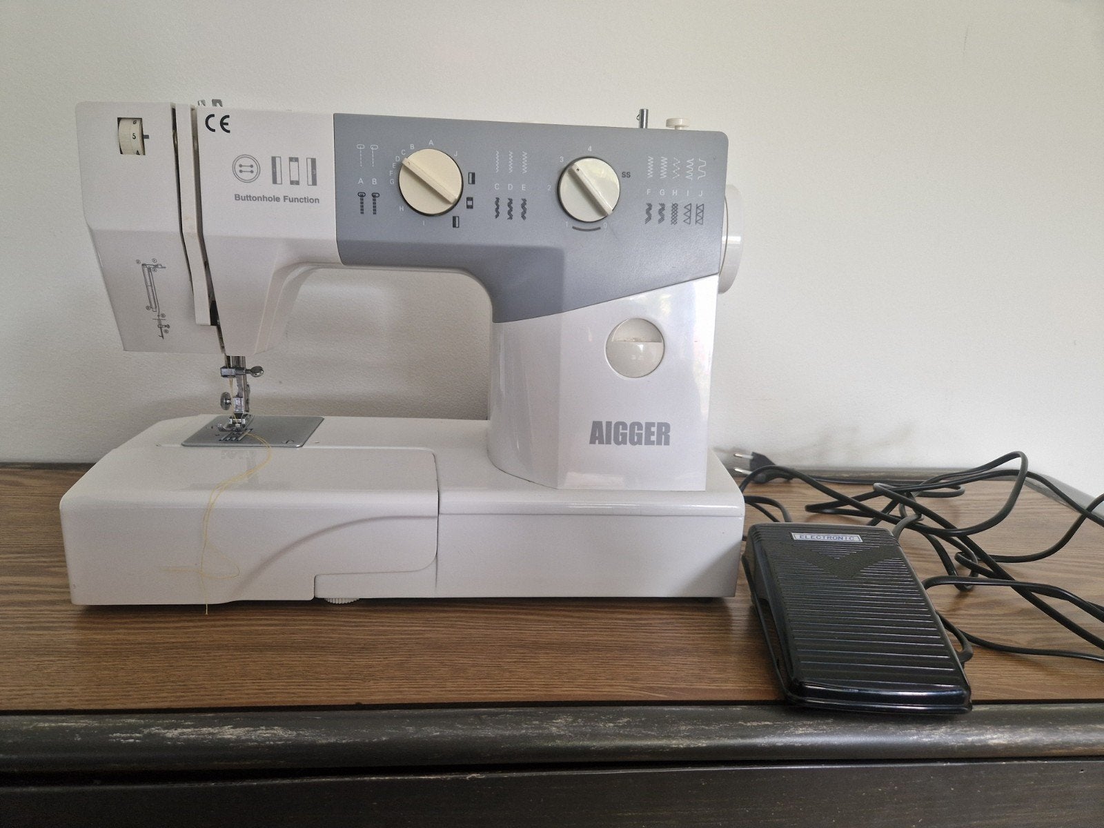 Aigger Naaimachine - Werkt Perfect!, Hobby en Vrije tijd, Ophalen of Verzenden, Gebruikt, Naaimachine, Overige merken