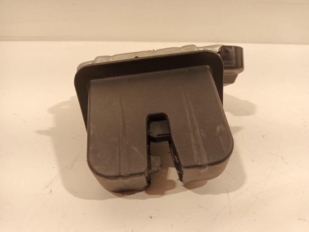 Slot mechaniek kofferdeksel achterklep elektrisch Audi A5, Onderdelen@venauto.nl, Van der Ven Autorecycling B.V., Gebruikt, Ettenseweg 76, 4706 PB Roosendaal, The Netherlands