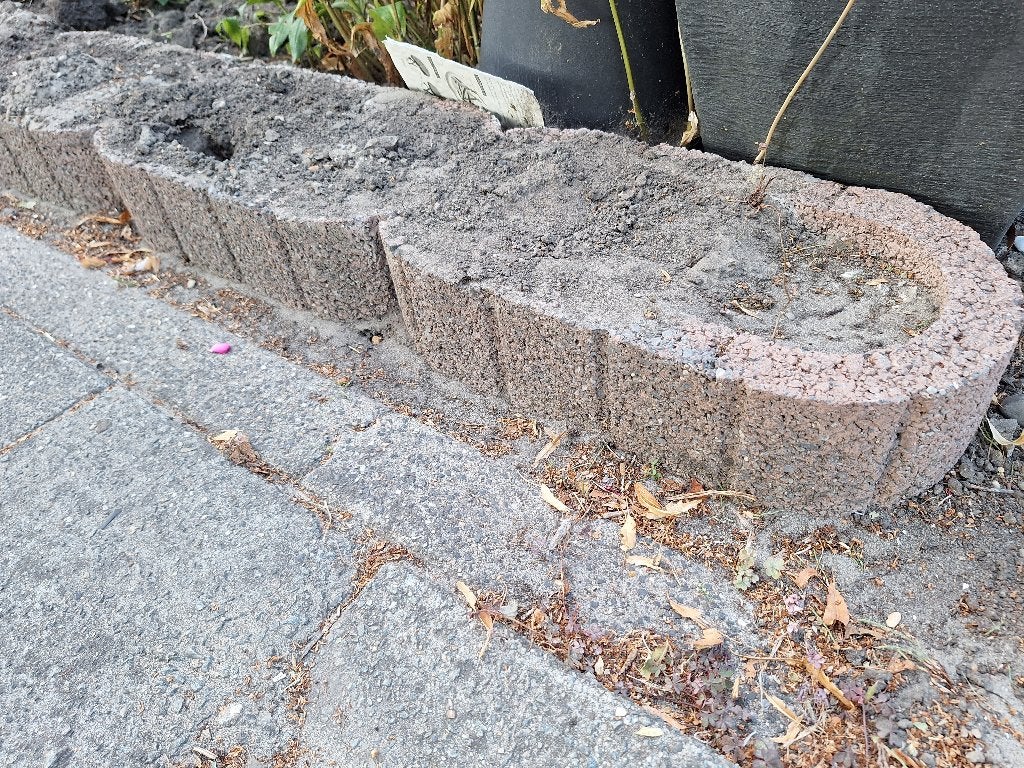 Gratis afhalen gebruikte stapelbare bloembakken, Ophalen, Gebruikt, Blok, Minder dan 25 cm