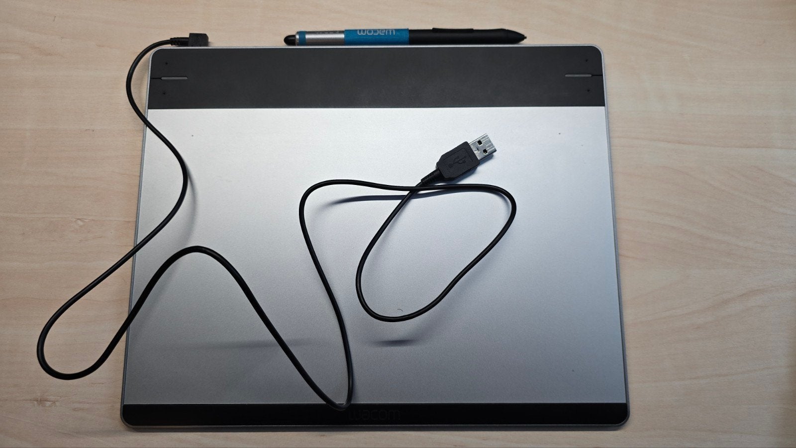 Wacom Intuos Pen & Touch Medium Tablet CTH-680, Computers en Software, Tekentablets, Gebruikt, Bedraad, Multi-touch, Ophalen of Verzenden
