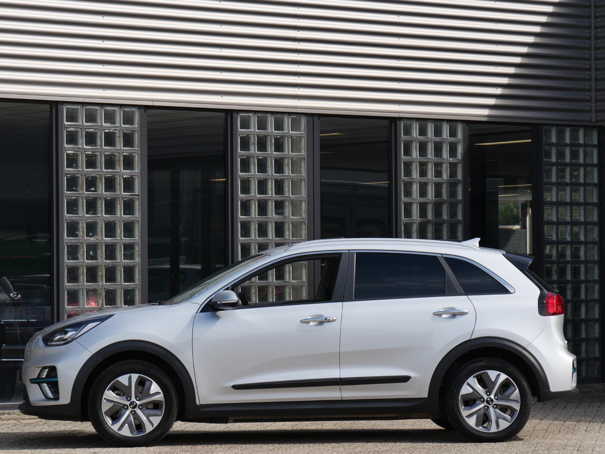 Kia e-Niro 64kWh DYNAMICPLUSLINE/ SCHUIFDAK/ SOH 98%/ NL-AUT, Auto's, Gebruikt, 1712 kg, Leder en Stof, Origineel Nederlands