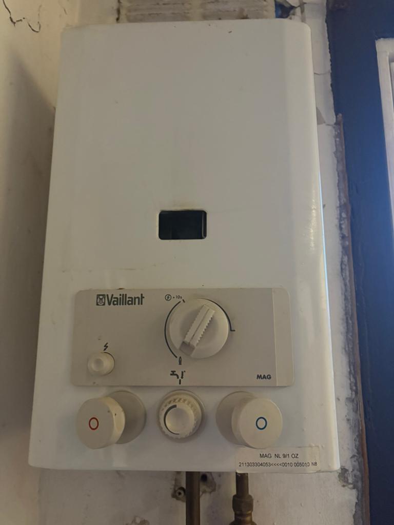 Vaillant MAG Geiser - Goed onderhouden ZELF ONTKOPPELEN, Aardgas, Geiser, Ophalen of Verzenden, Zo goed als nieuw