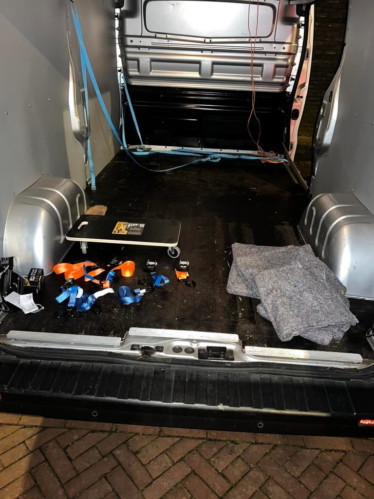 Bus met chauffeur 24/7 •transport•verhuizing•ontruimen, Ophalen of Verzenden