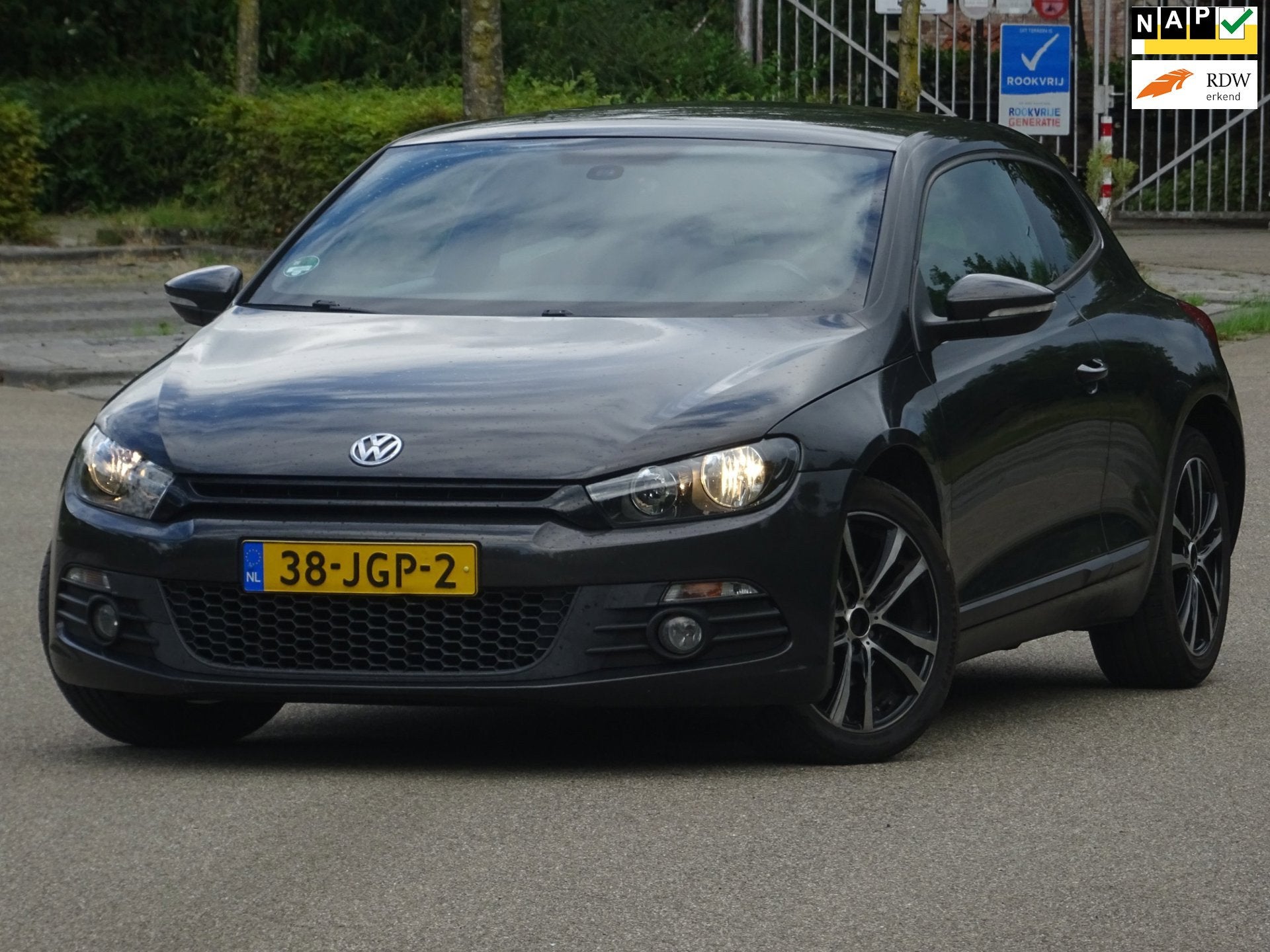 Volkswagen Scirocco 2.0 TDI Highline NAP/NAVI/APK 08-2027, Auto's, Voorwielaandrijving, 4 cilinders, 4 stoelen, Bedrijf