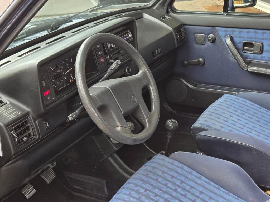 Volkswagen Golf 1.8 Quartett 98 pk | STUURBEKRACHTIGING | LM, Auto's, Oldtimers, Voorwielaandrijving, Stof, Open dak, Cabriolet
