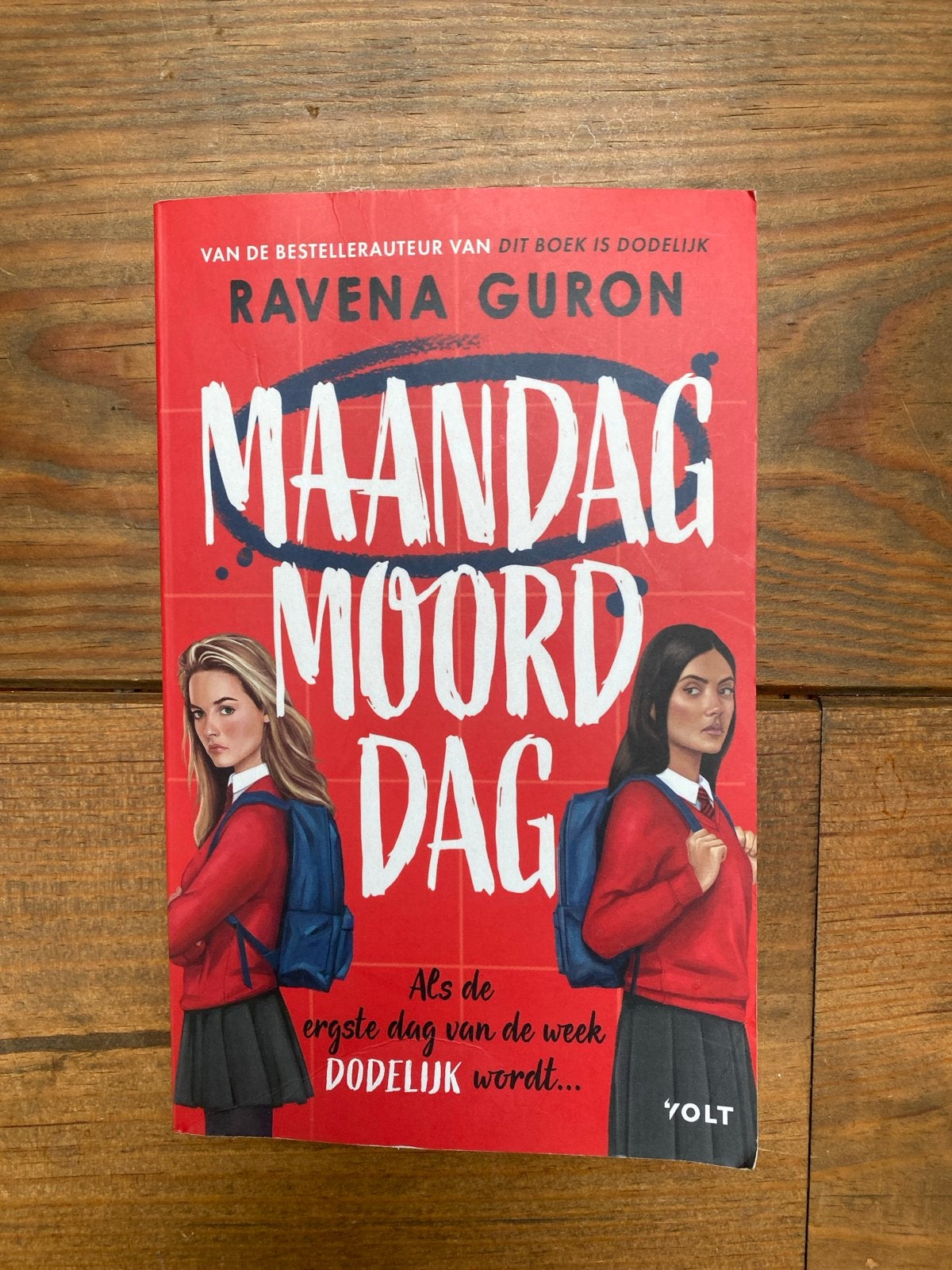 Maandag Moorddag - Ravena Guron (Young Adult Thriller), Ophalen of Verzenden, Zo goed als nieuw, Fictie