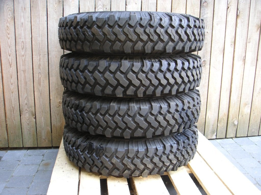 LAND ROVER Defender – Terreinbanden MICHELIN XZL - GOODYEAR, Ophalen, Overige, 16 inch, Banden en Velgen