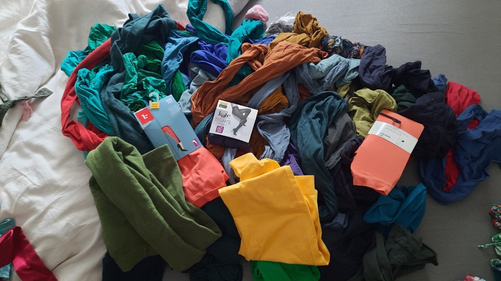 Kledingpakket: panty's, broeken, shirts, truien en rokjes, Kleding | Dames, Leggings, Maillots en Panty's, Ophalen of Verzenden