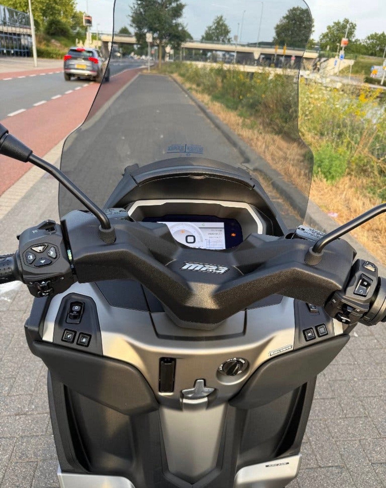 Hoge orginele ruit/scherm piaggio mp3 400 en 530, Ophalen, Zo goed als nieuw