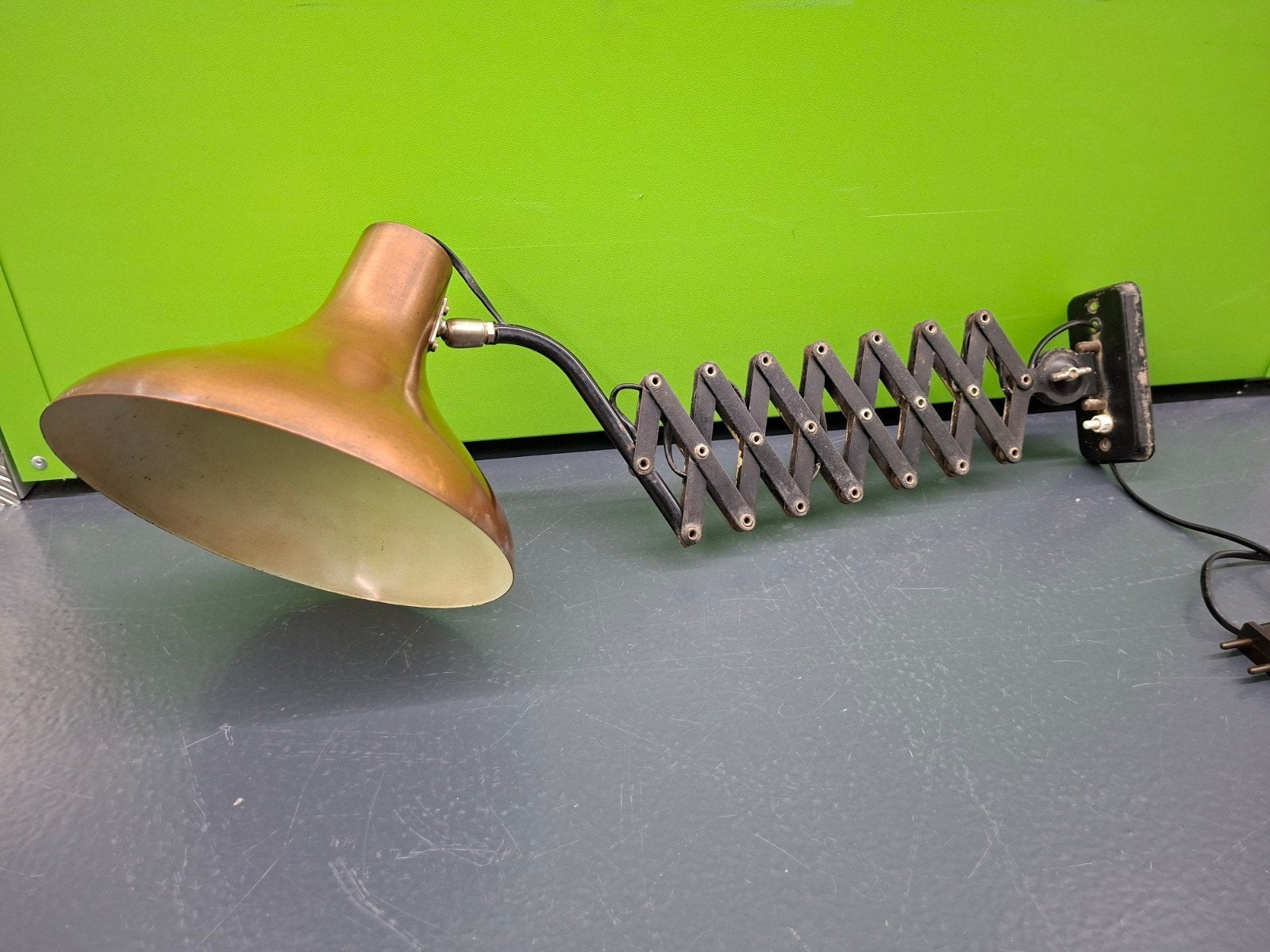 Originele vintage Bauhaus schaar wandlamp. '30s-'50s, Ophalen, Gebruikt, Zwart, E27 (groot)