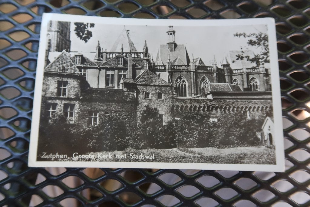 Zutphen,Groote Kerk met stadswal-1954, Ophalen of Verzenden, 1940 tot 1960, Gelopen, Gelderland