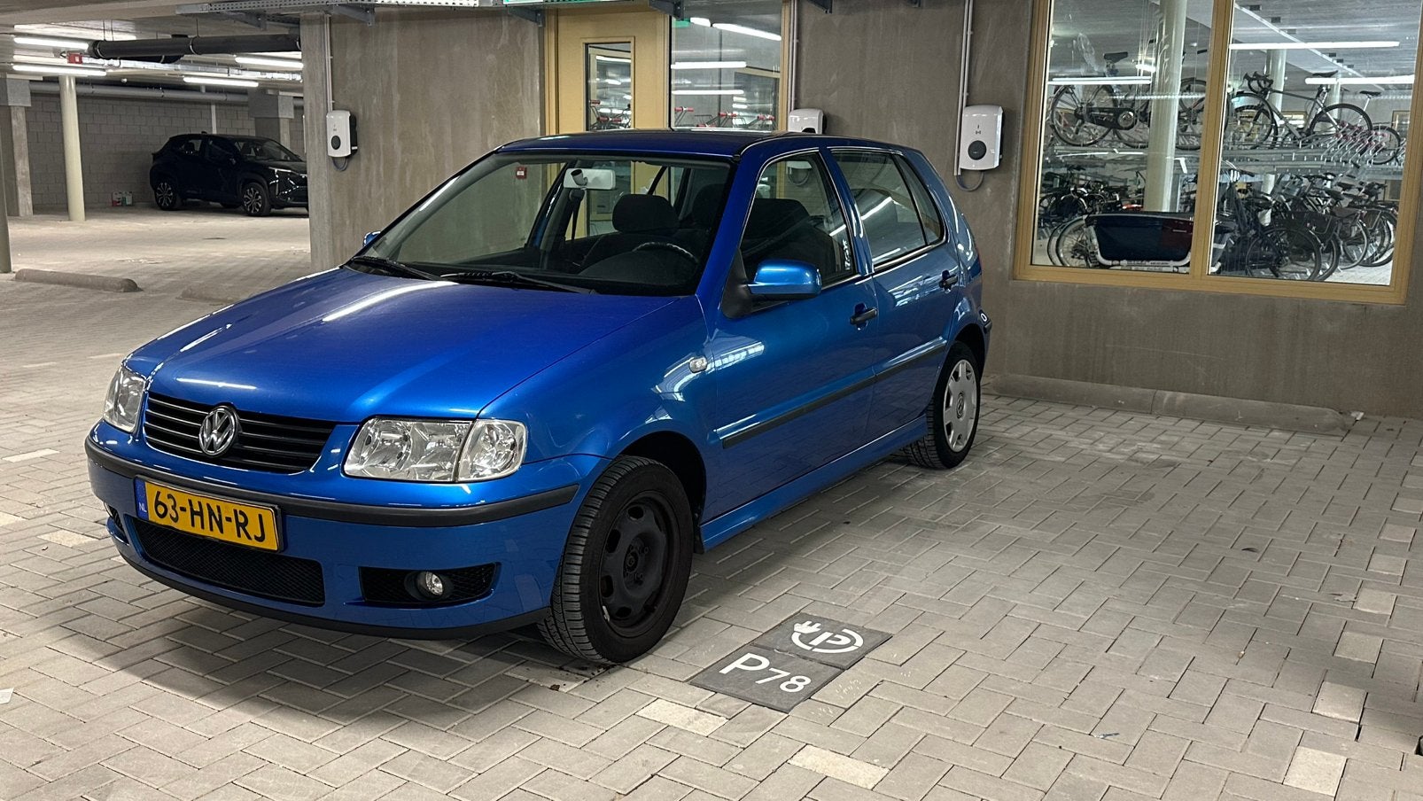 Volkswagen Polo 1.4 55KW 2001 Blauw, Auto's, Voorwielaandrijving, 74 pk, 4 cilinders, 918 kg