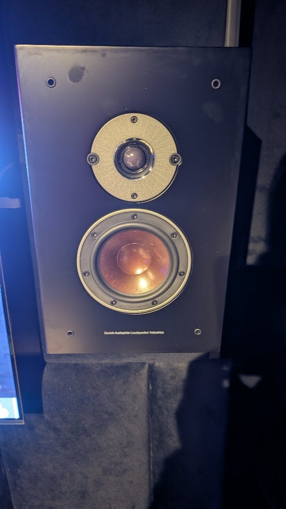 DALI Oberon On-Wall  + bon & garantie 300 vandaag ophalen, Ophalen, Inclusief muurbeugels, Nieuw, 60 tot 120 watt
