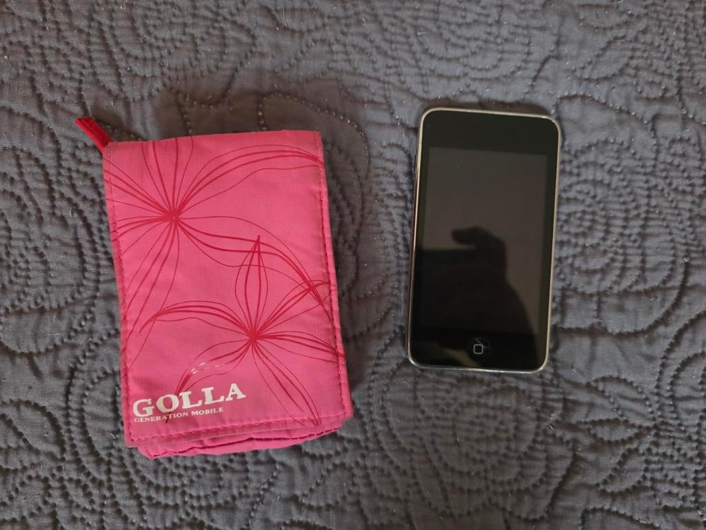 Oude iPod Touch met roze hoesje, Gebruikt, Touch, Zwart, Ophalen of Verzenden