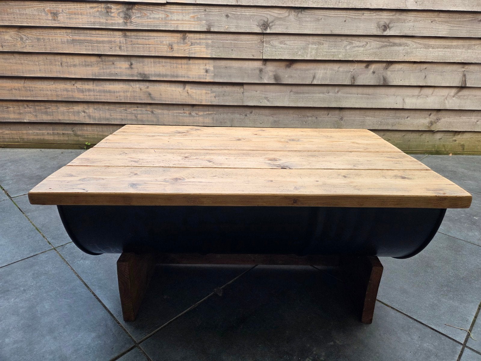 Unieke salontafel van olievat en hout, Gebruikt, 50 tot 100 cm, Industrieel, Landelijk, 50 tot 100 cm